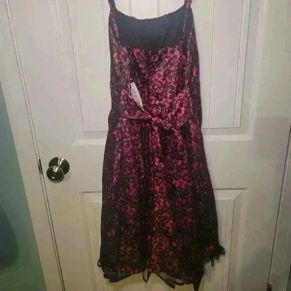 Y2k Taboo dress size 6 With adjustable straps, pull back belt, ruffled bottom. - Picture 2 of 7